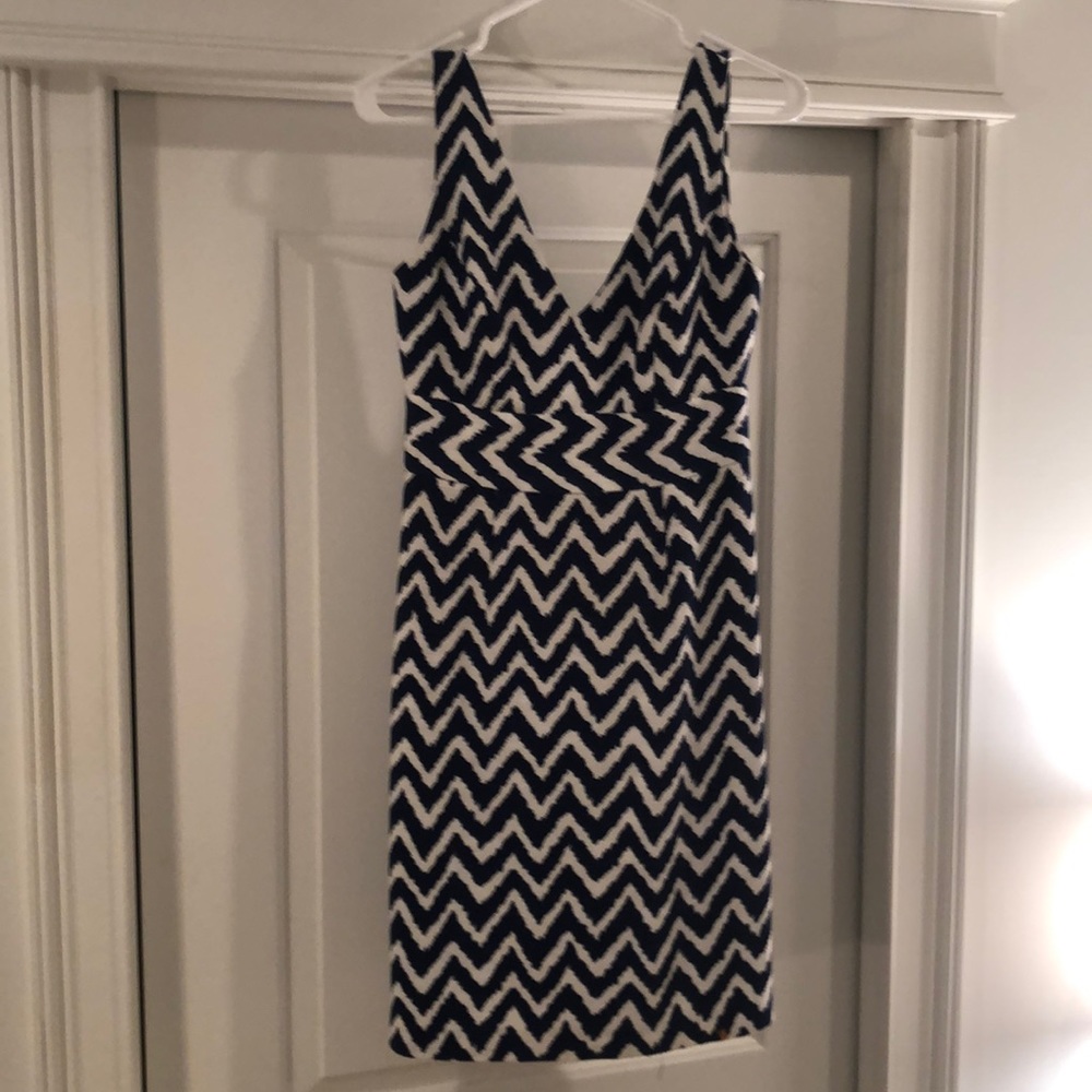 Milly, size 2, navy and ivory chevron pattern dress